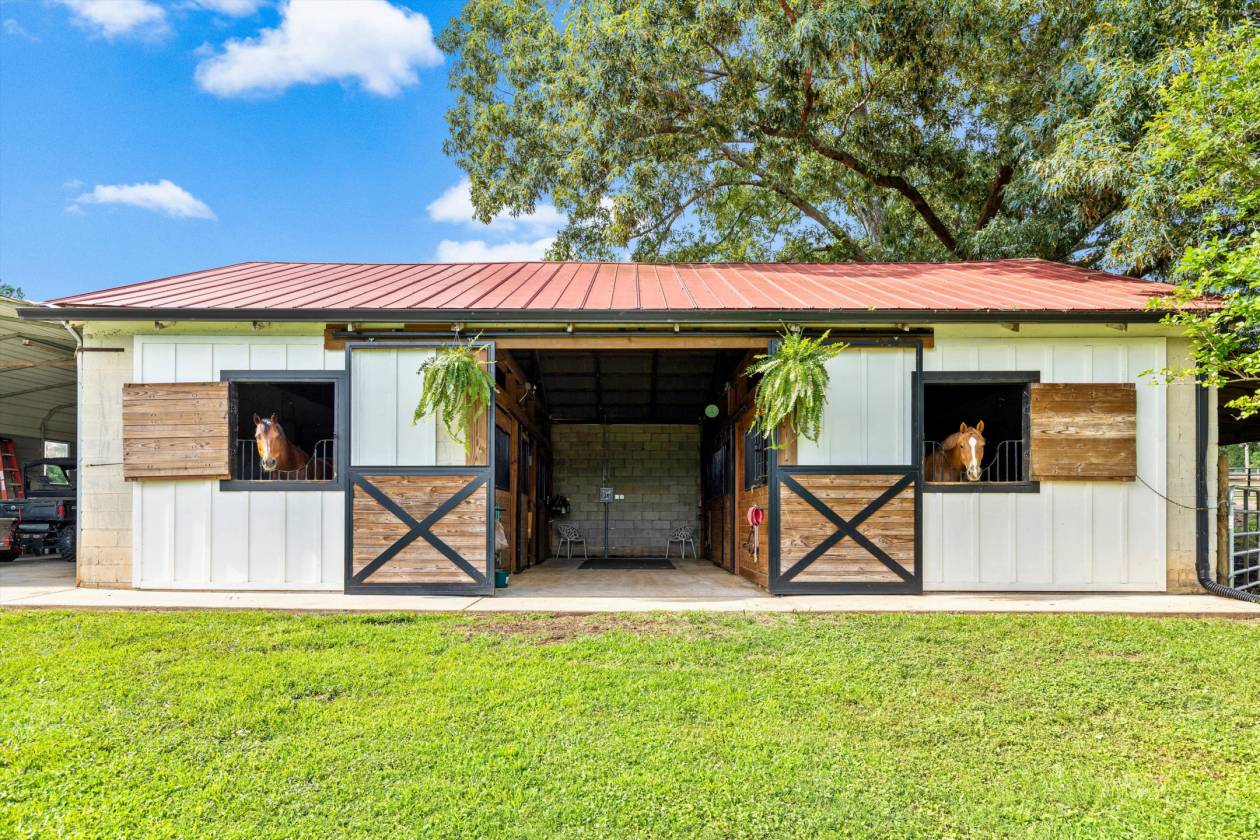 Horse Property for sale.
