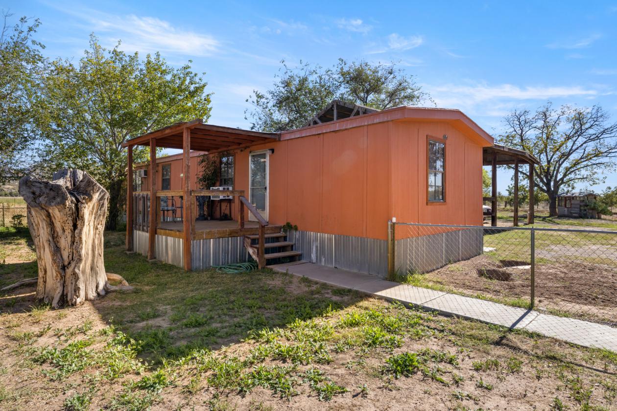 7 ACRE HORSE PROPERTY WITH THREE HOUSES - photo 30