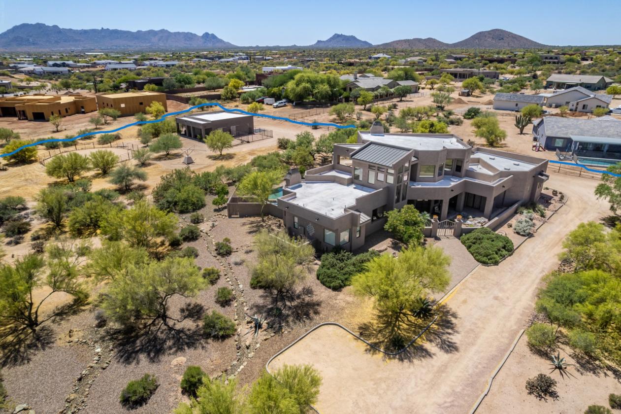LUXURY EQUESTRIAN ESTATE,  2.7 ACRES - photo 4