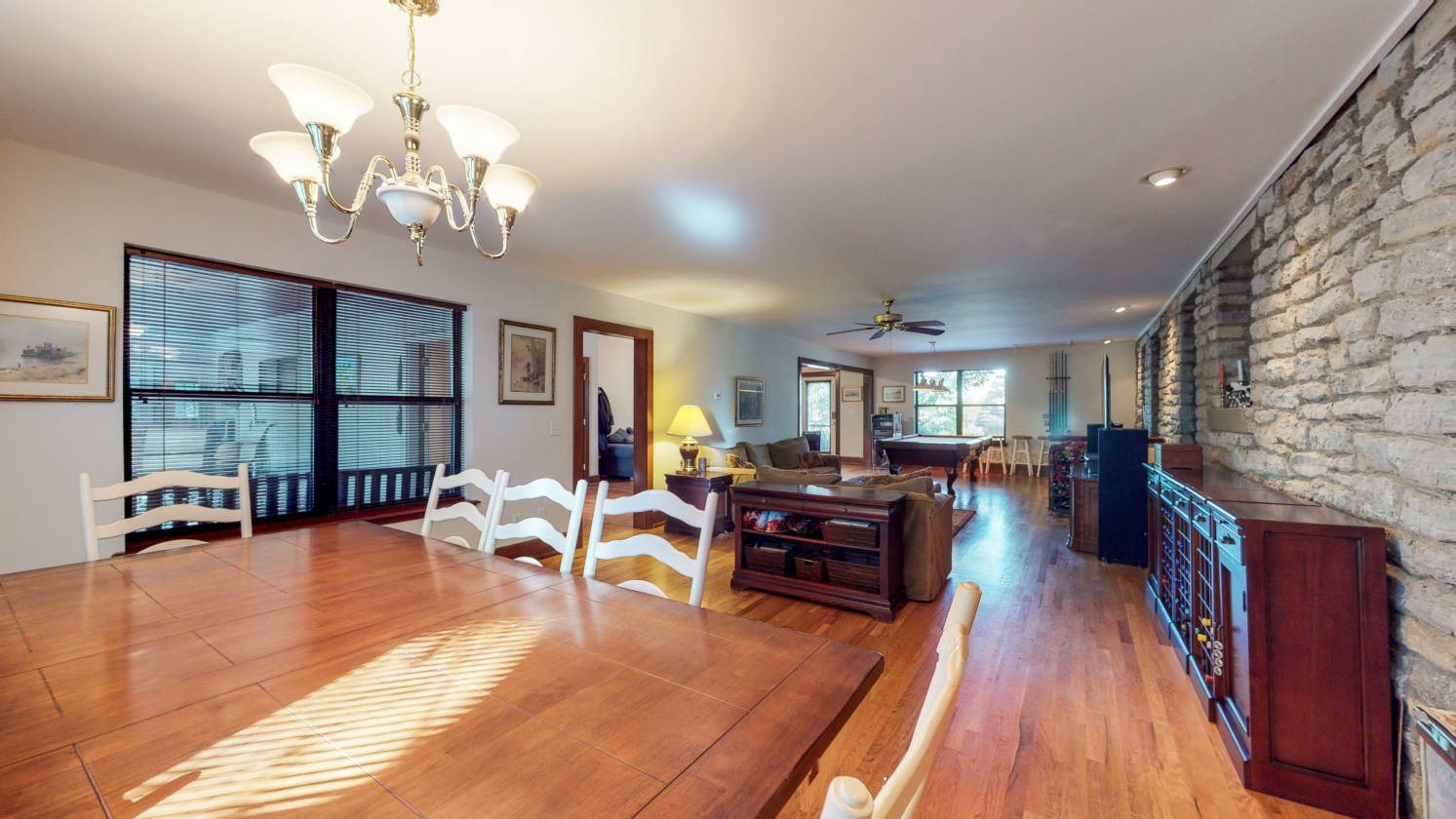 Equestrian estate with indoor arena, detached office & more