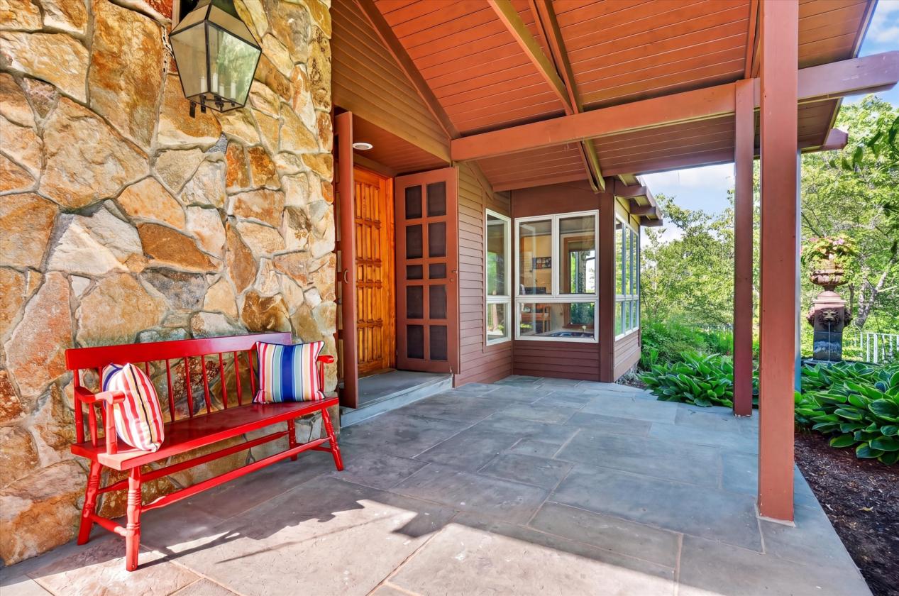 Stunning Hudson Valley Equestrian Estate - photo 23