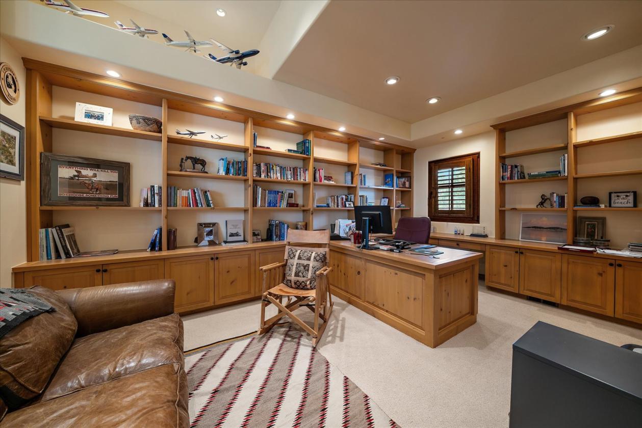 Exquisite 18 Acre Equestrian Estate - photo 7