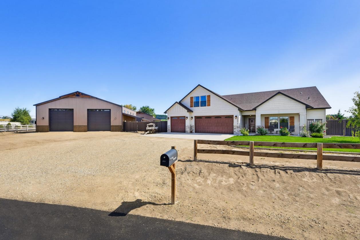 Horse Property with Barn, Arena & Shop - photo 2