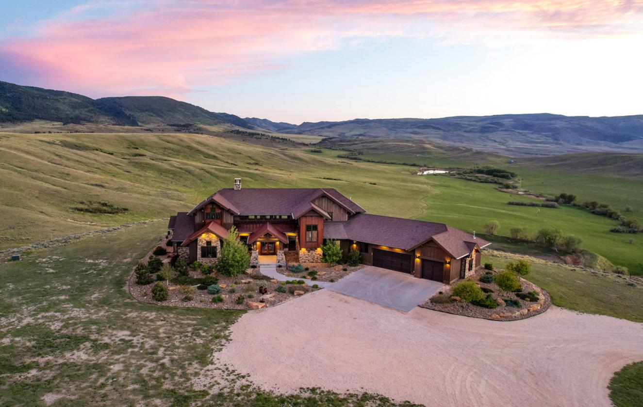 Turn-Key Equestrian Estate on 106 Acres - photo 1