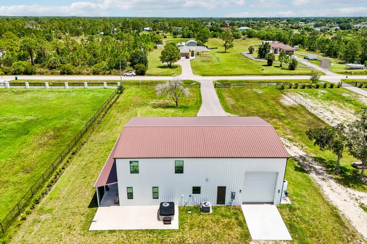 Custom Estate on 2.58 Fenced Acres - photo 26