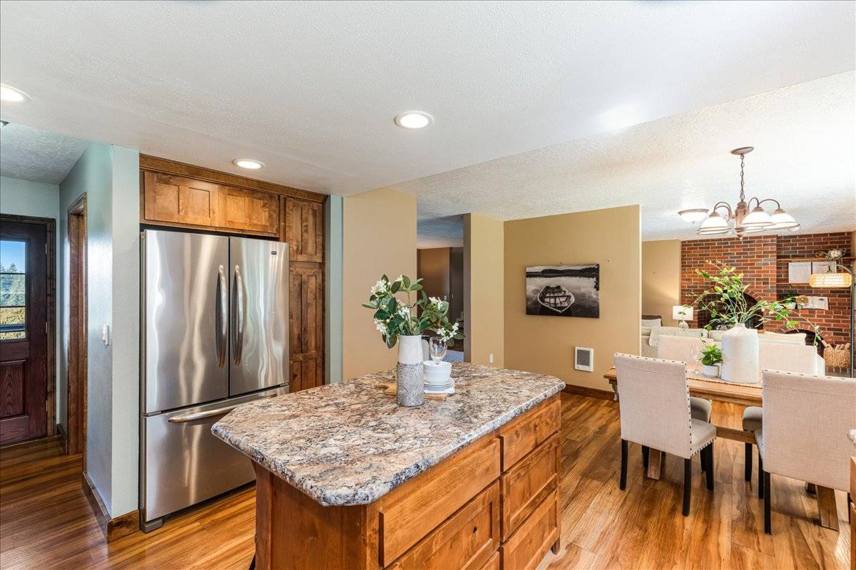 Gorgeous (dividable) 10 acre property with arena! - photo 4