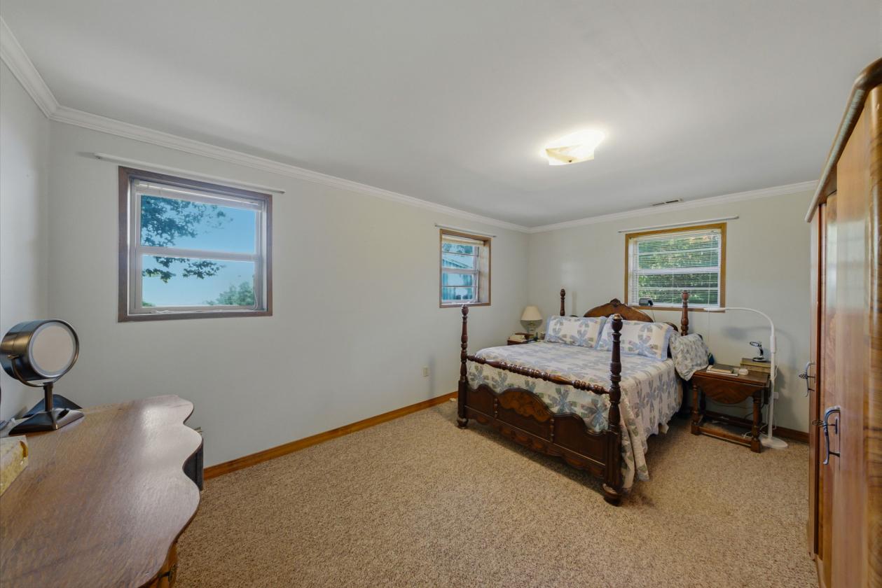 Horse property with mountain views! - photo 14