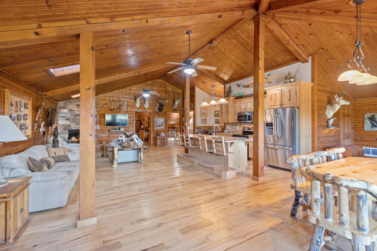 NEW PRICE! 38 ACRE HORSE FARM! - photo 10
