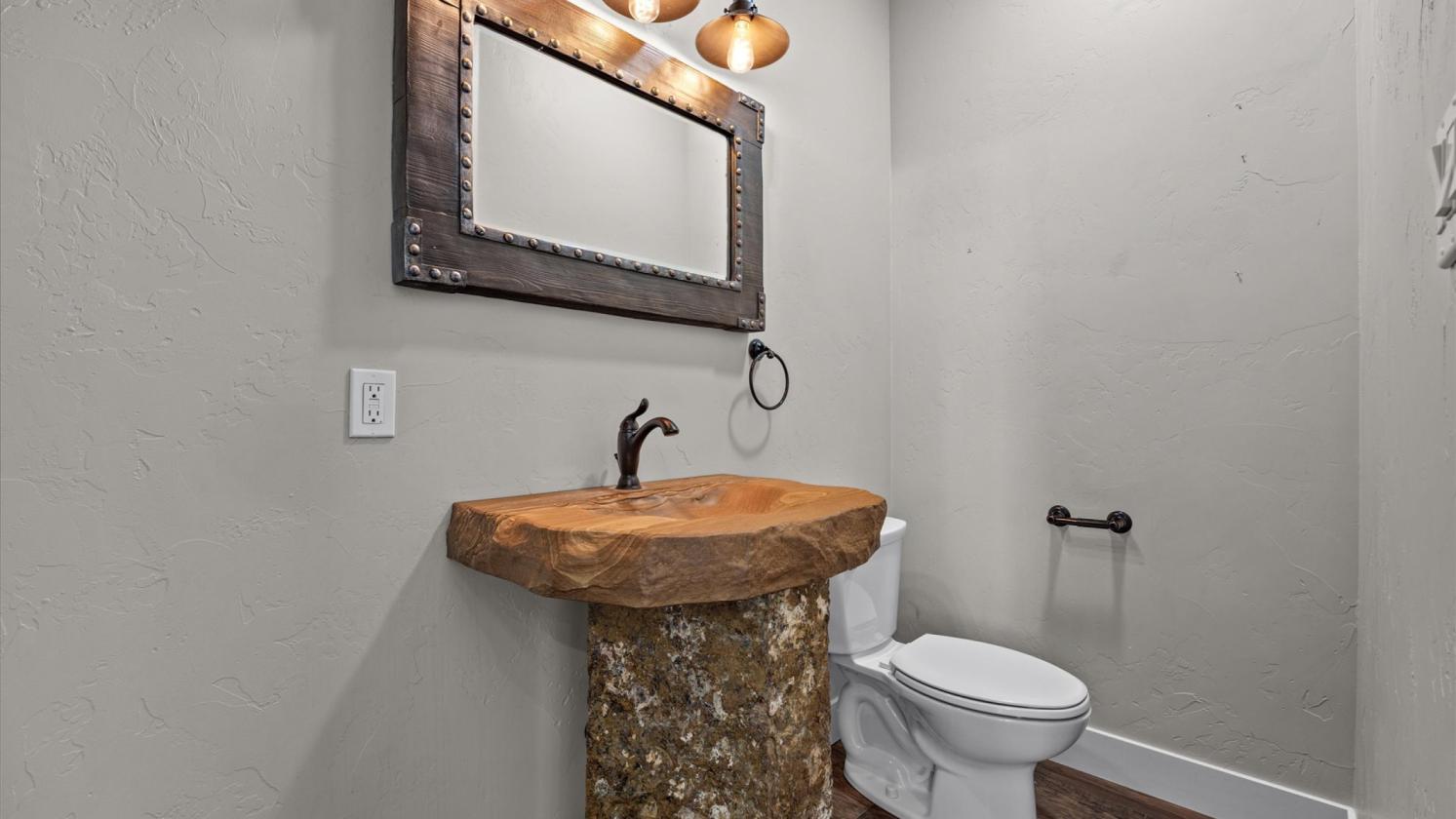 Experience luxury country living in this stunning - photo 10