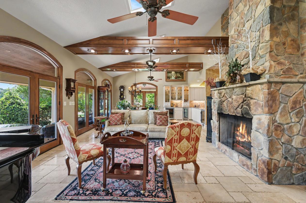 Private Equestrian Estate with guest house - photo 9