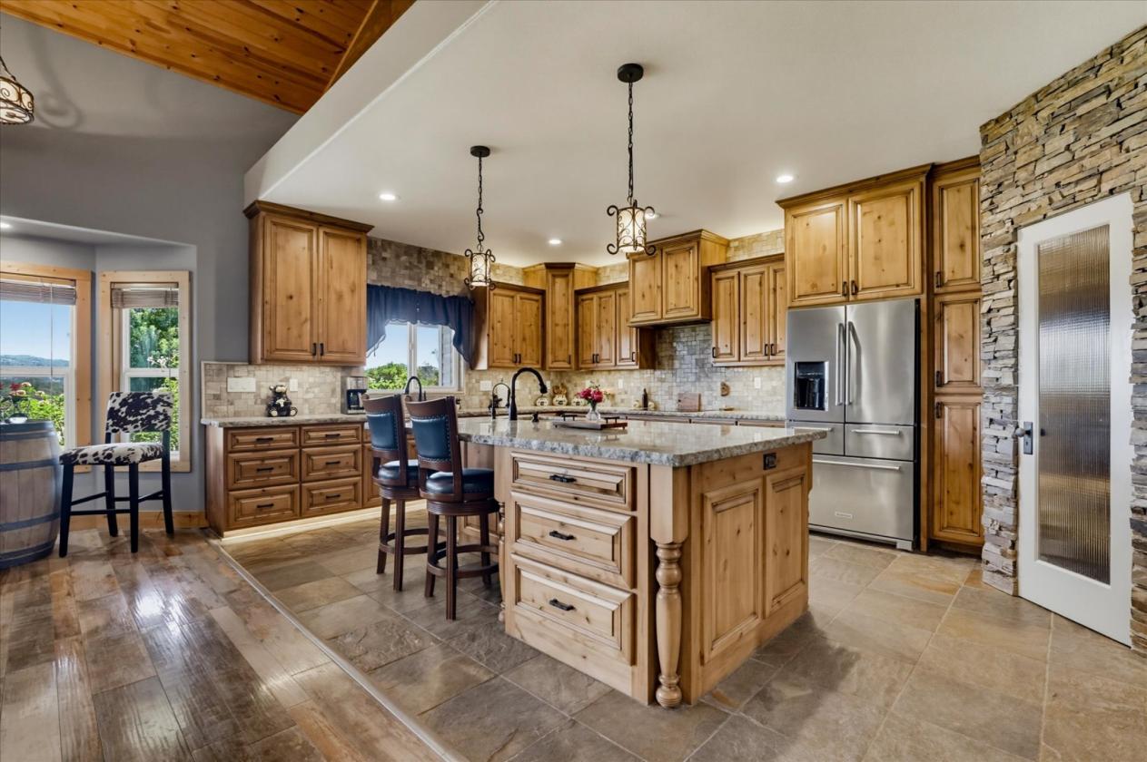 Premier 20-Acre Equestrian Estate - photo 4
