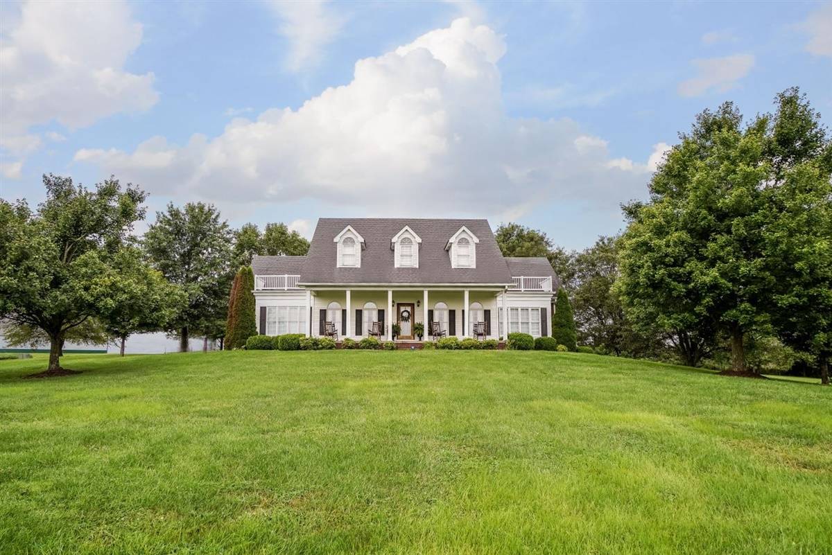 Beautiful Bloomfield KY Horse Farm with 3 barns / 12... | Bloomfield ...