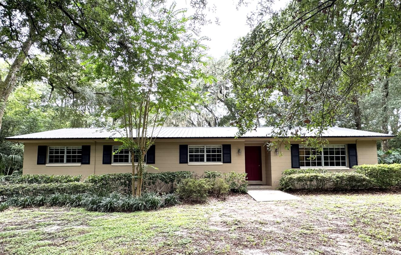 Country Charm, Suburban Ease in Central Florida - photo 3