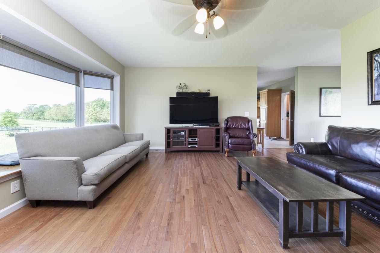 39.18± ACRES WITH PREMIER EQUESTRIAN FACILITIES - photo 15