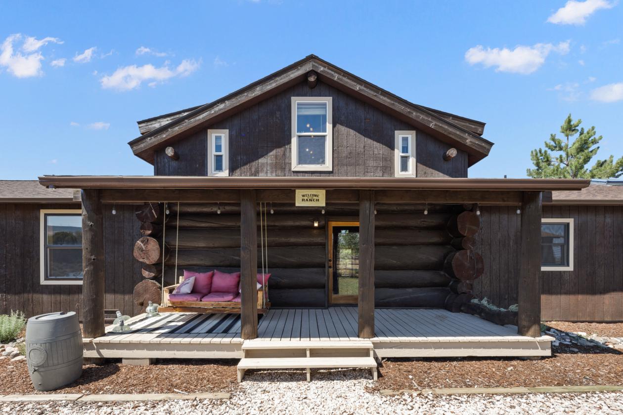 Horse Property with stunning views - photo 3