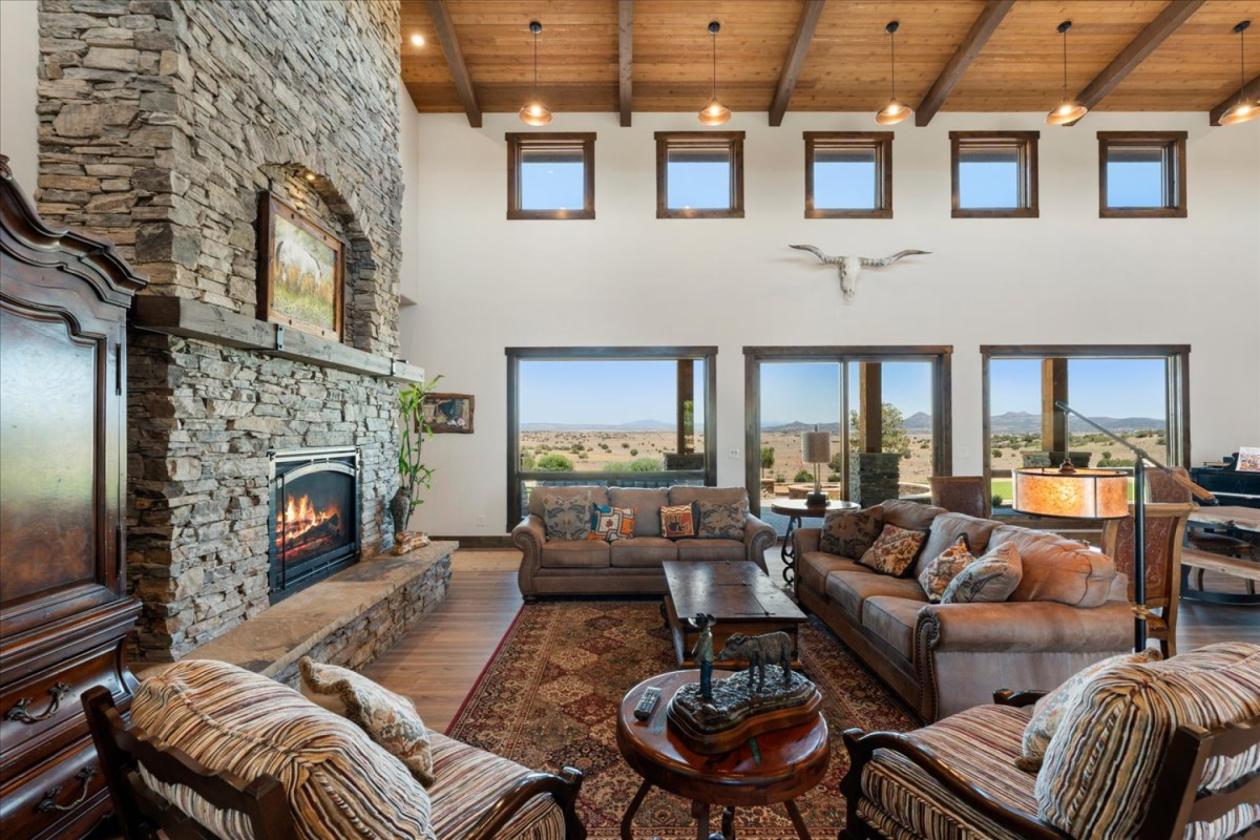 Remarkable Luxury Ranch on 38 Acres - photo 10