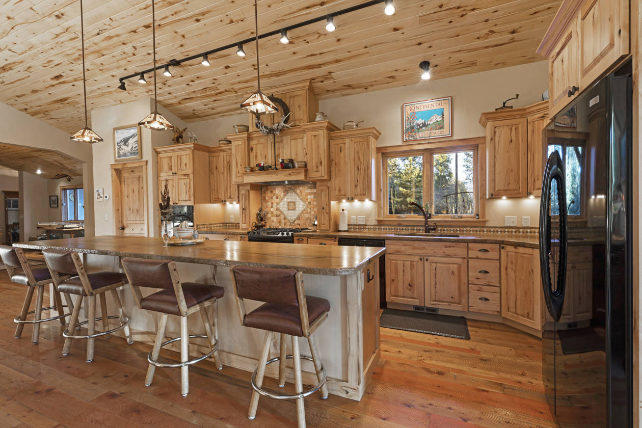 Executive Horse Property in The Beautiful Bitterroot Valley Florence