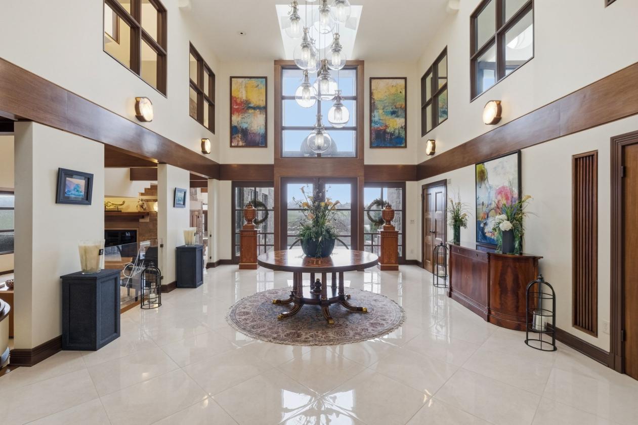 Stunning Equestrian Home! - photo 7
