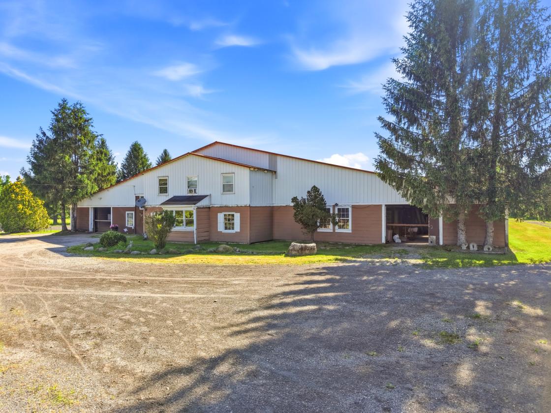 Rare 10-acre equestrian property in Geauga County - photo 1