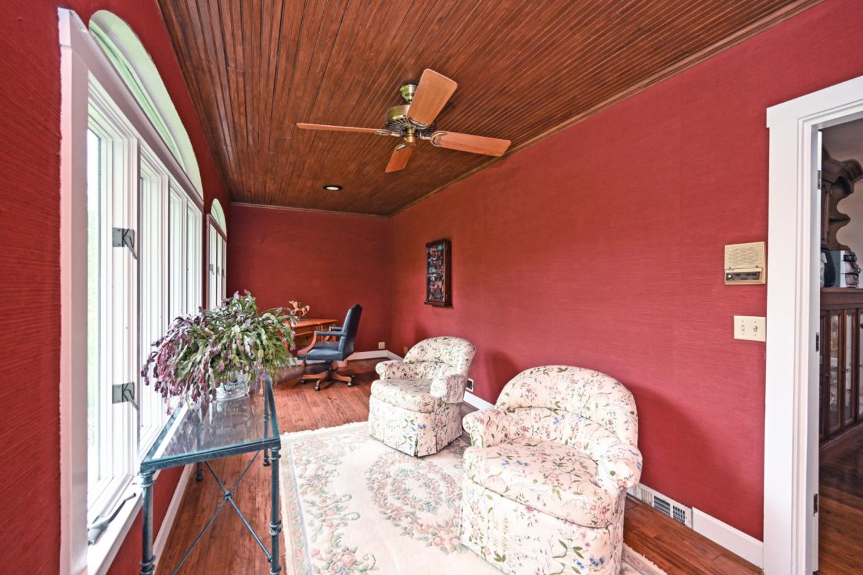 Luxury Equestrian Horse Ranch w/ 6-stall barn! - photo 27