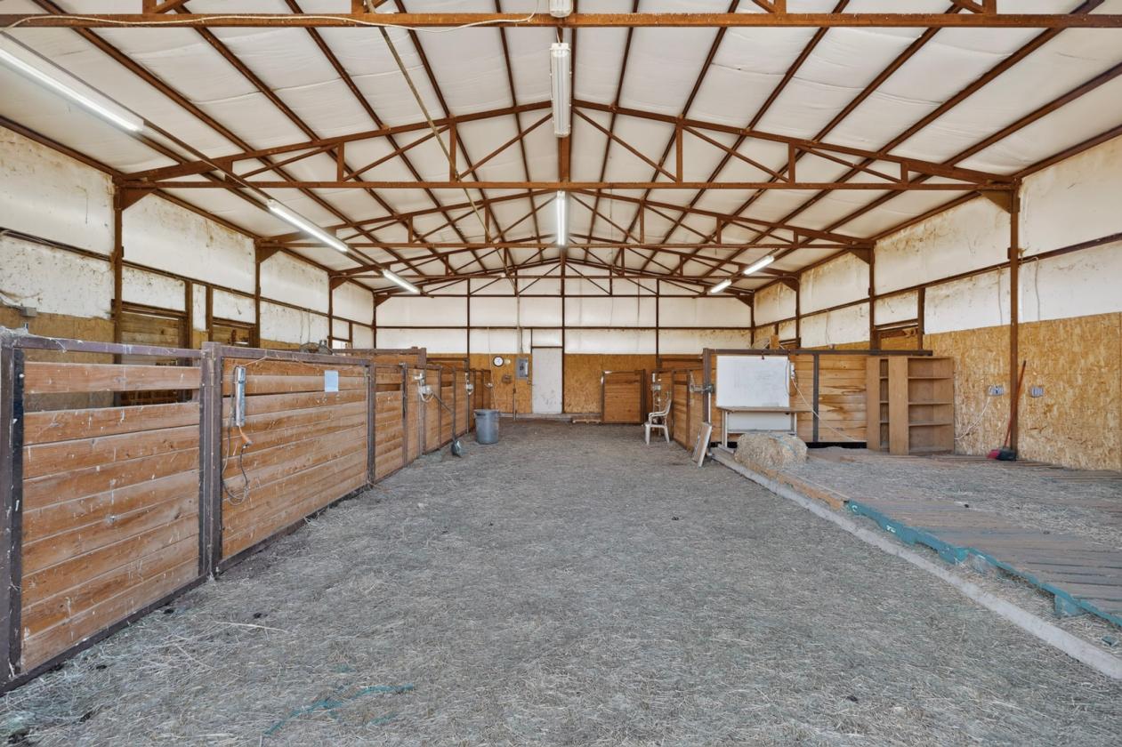 Fabulous, one of a kind horse property - photo 14