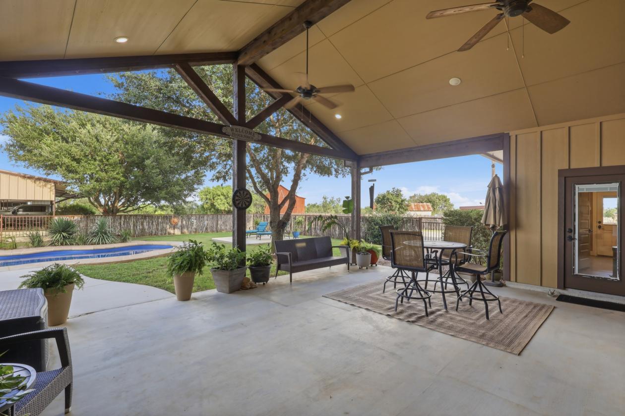 Turn Key Horse Property In South Central Texas - photo 4