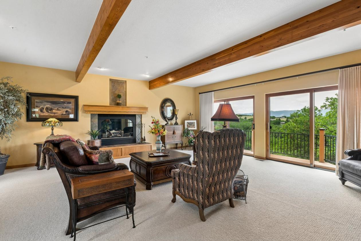 Immaculate home in the heart of Sedalia - photo 3