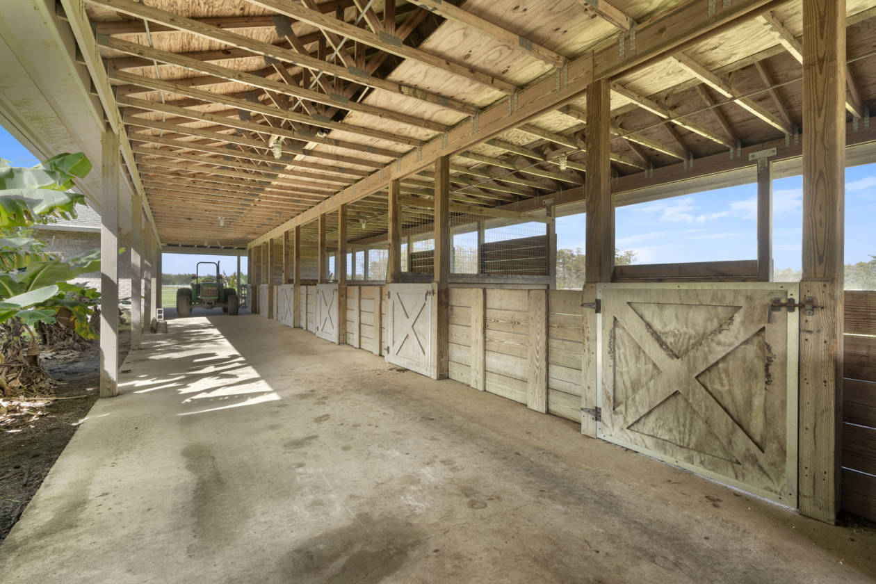 Horse Farm for sale WITH 6 STALL BARN Stuart, Martin County, Florida