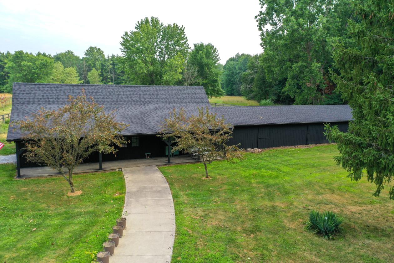 Gorgeous equestrian estate on 34.5 acres - photo 25