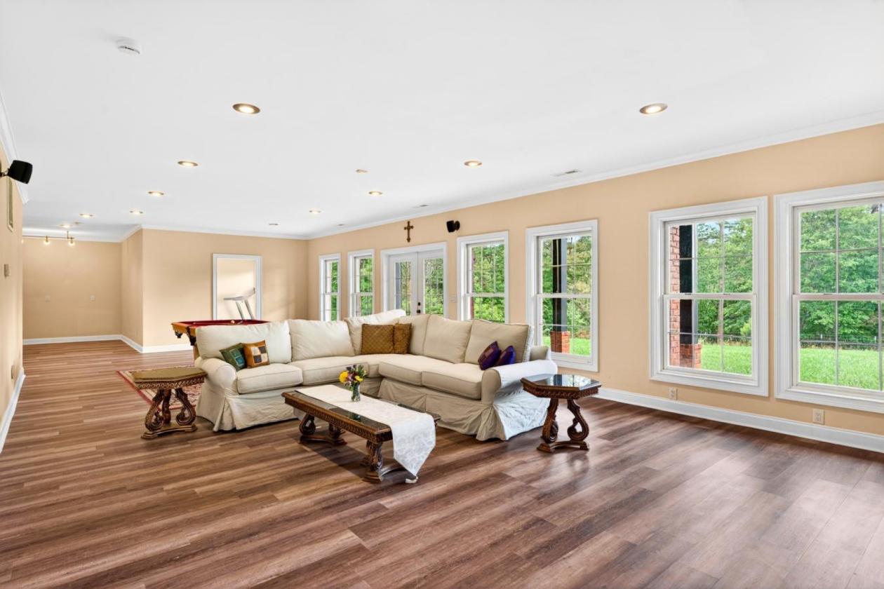 Lake Front Manor! - photo 29
