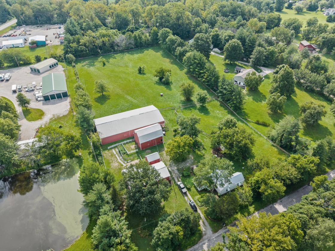 Historic Equestrian Retreat on 4.28 Acres - photo 4