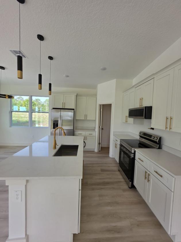 MODERN EQUESTRIAN RETREAT WITH SWEEPING PASTURE VI - photo 12