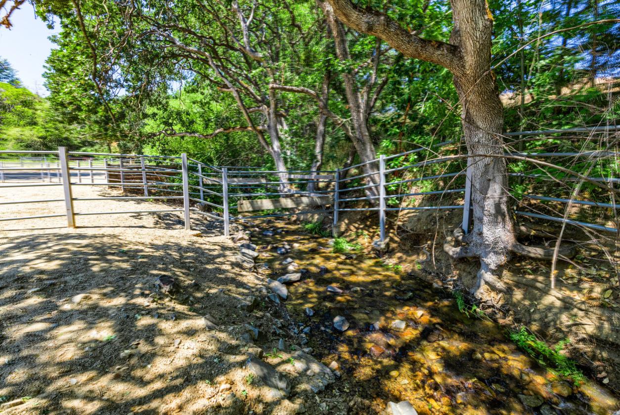 Premier Southern Oregon Equestrian Estate - photo 10