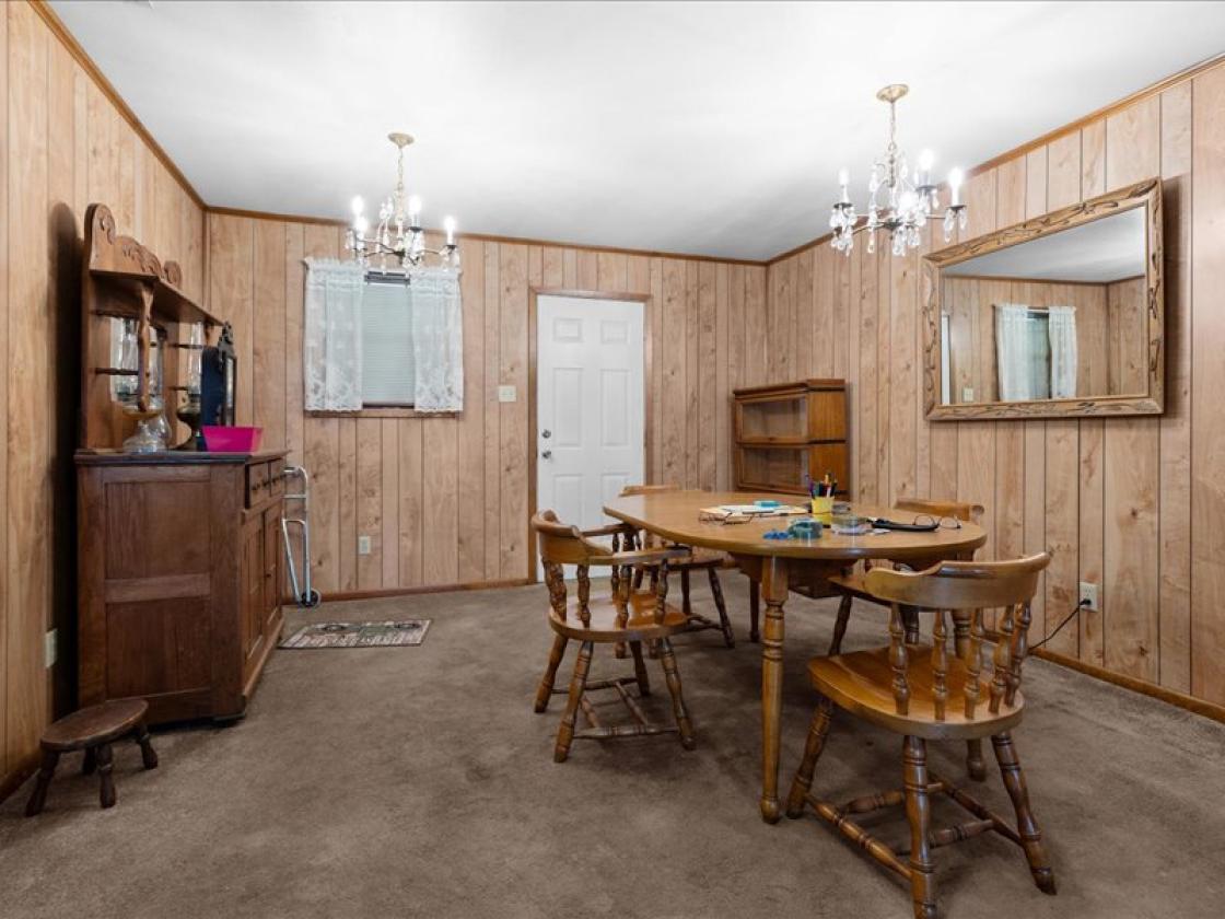 Horse property with breathtaking views - photo 4