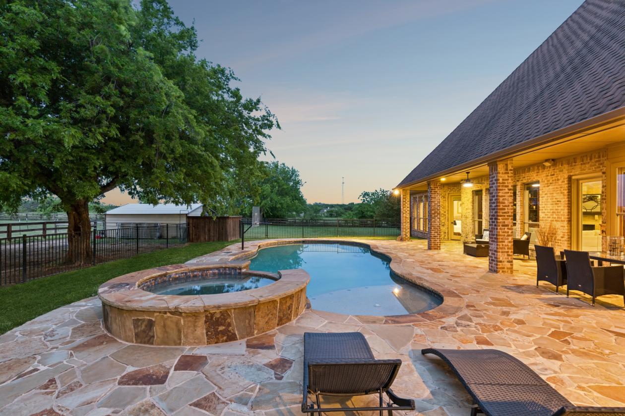 Luxury Acreage Living Without Compromise - photo 3