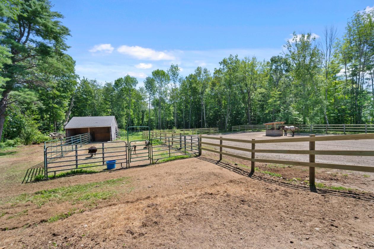 ENERGY EFFICIENT EQUESTRIAN HOMESTEAD - photo 29