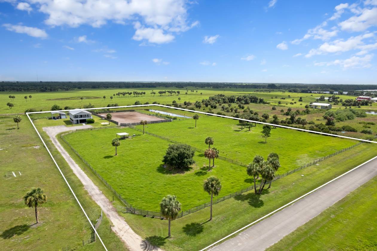 Horse Property for sale.