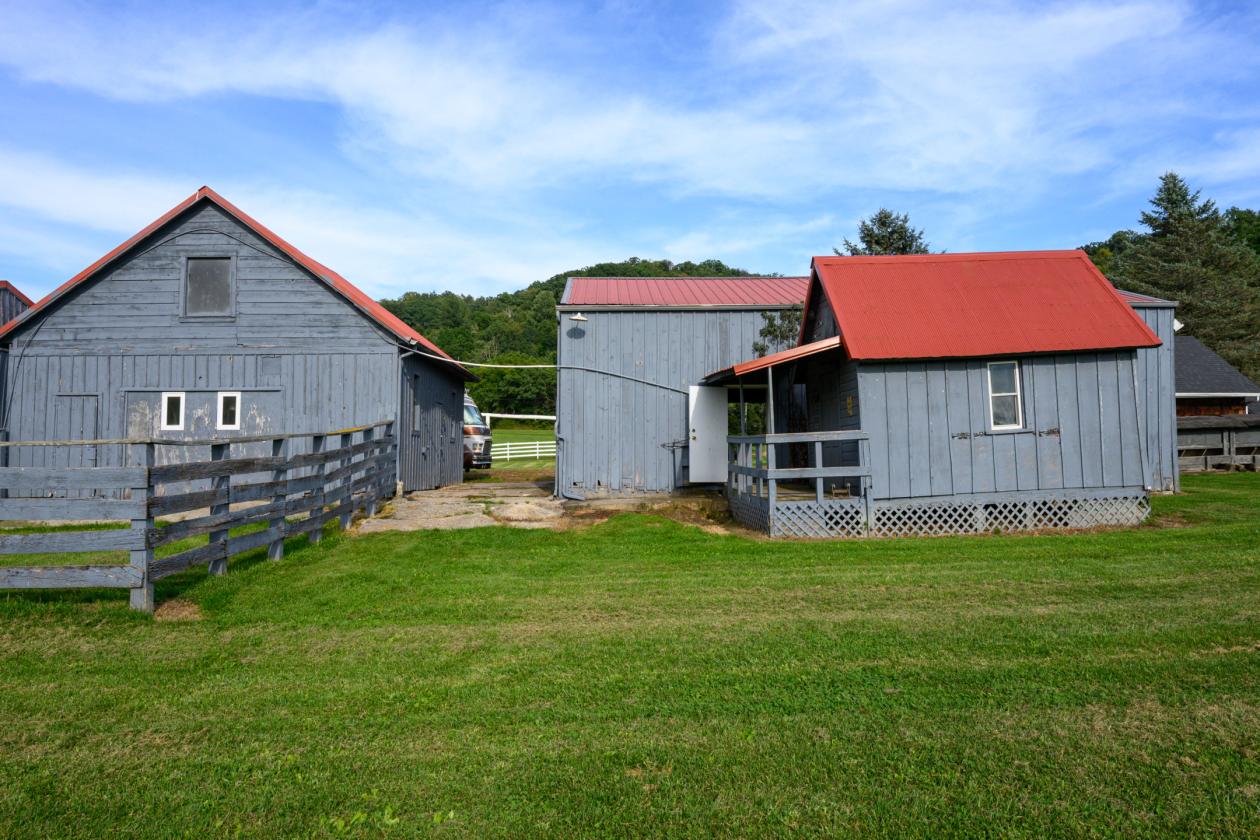 133 acres Stunning Horse Farm - photo 9