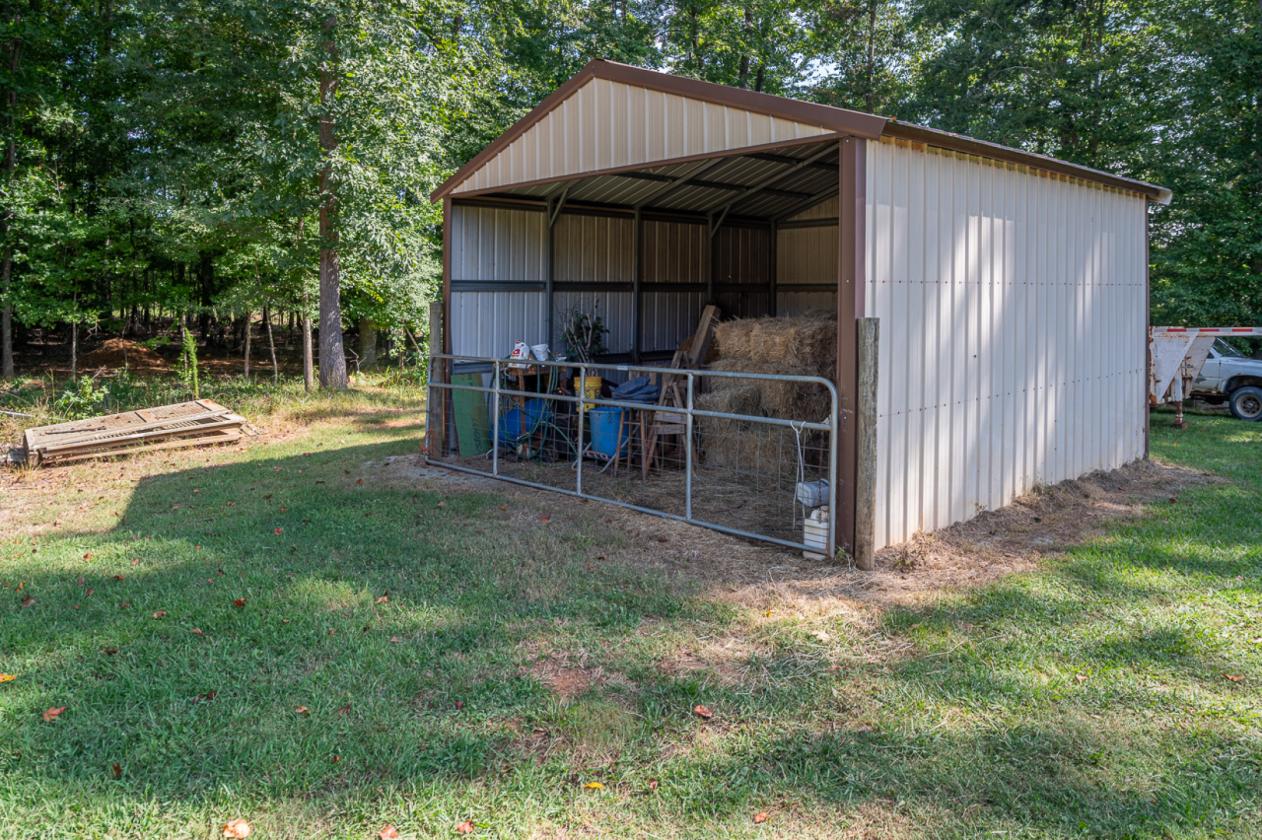 Must SEE Equestrian Property on 25+ acres - photo 20