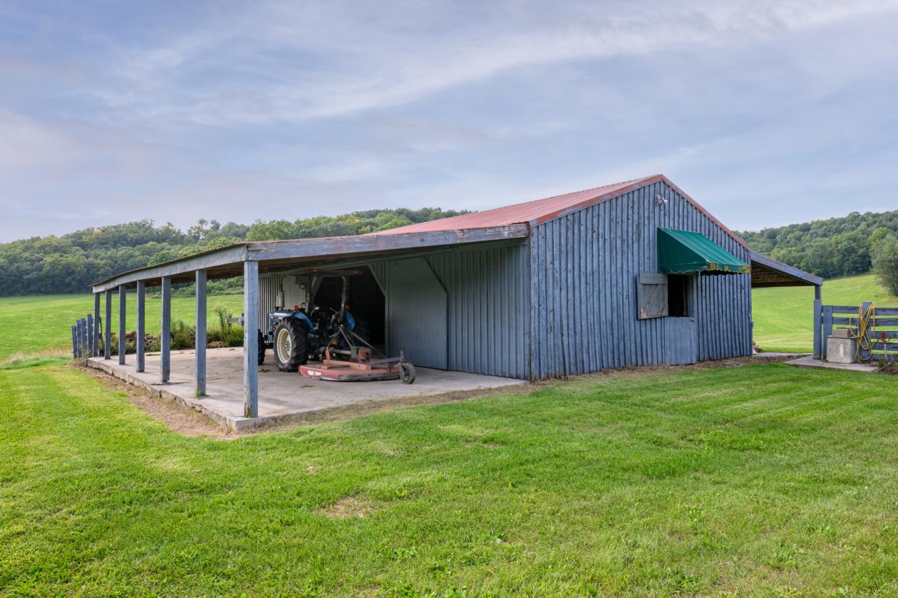 133 acres Stunning Horse Farm - photo 14