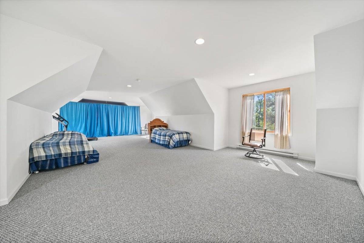 Pocono Mountains Lodge- Pending - photo 12