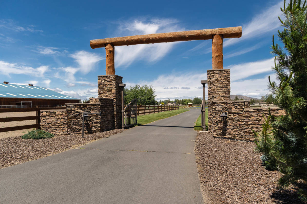 Premiere Central Oregon horse Property Bend, Deschutes County, Oregon