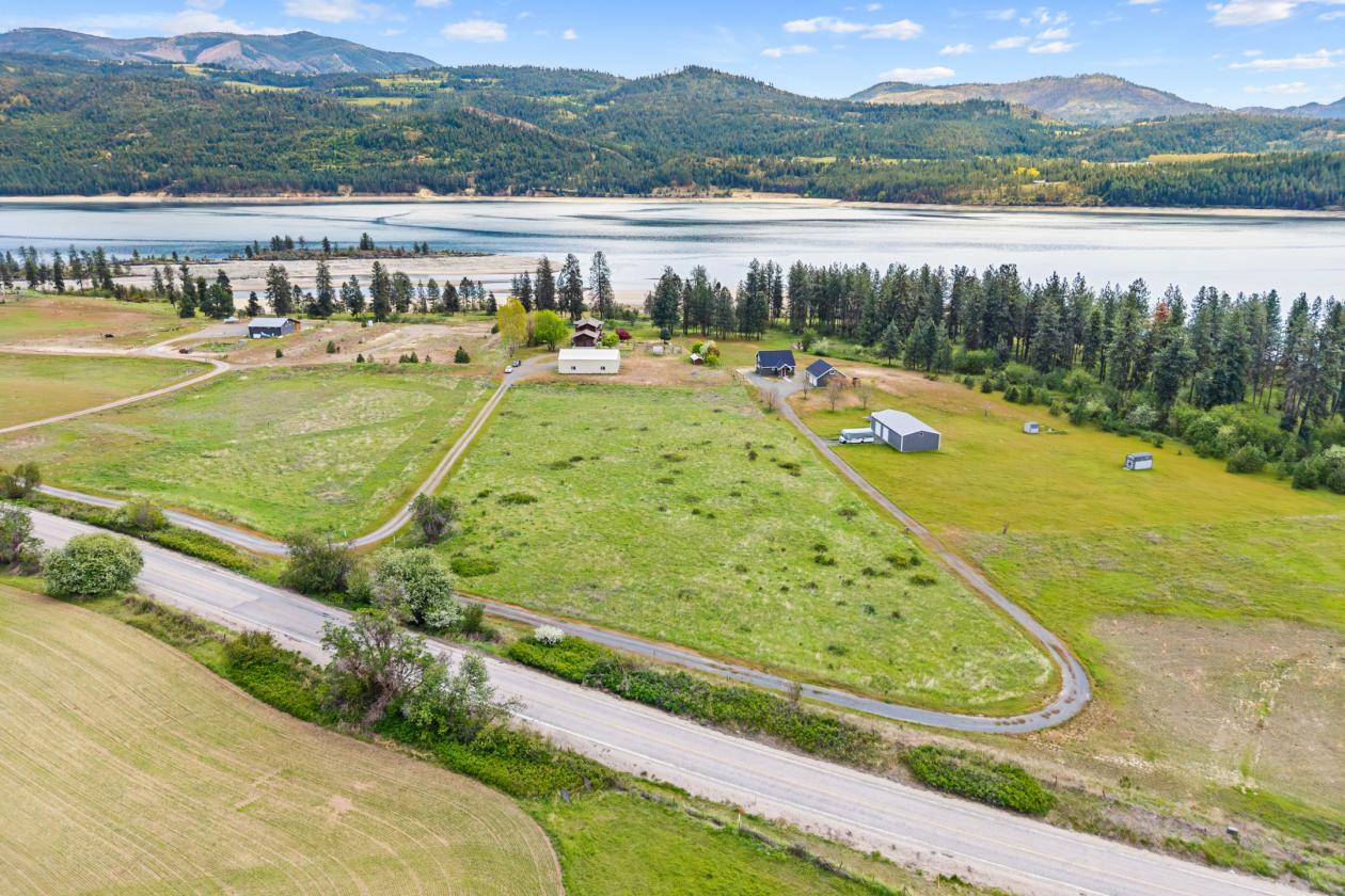 5.59 acres w/pasture on Lake Roosevelt - photo 18