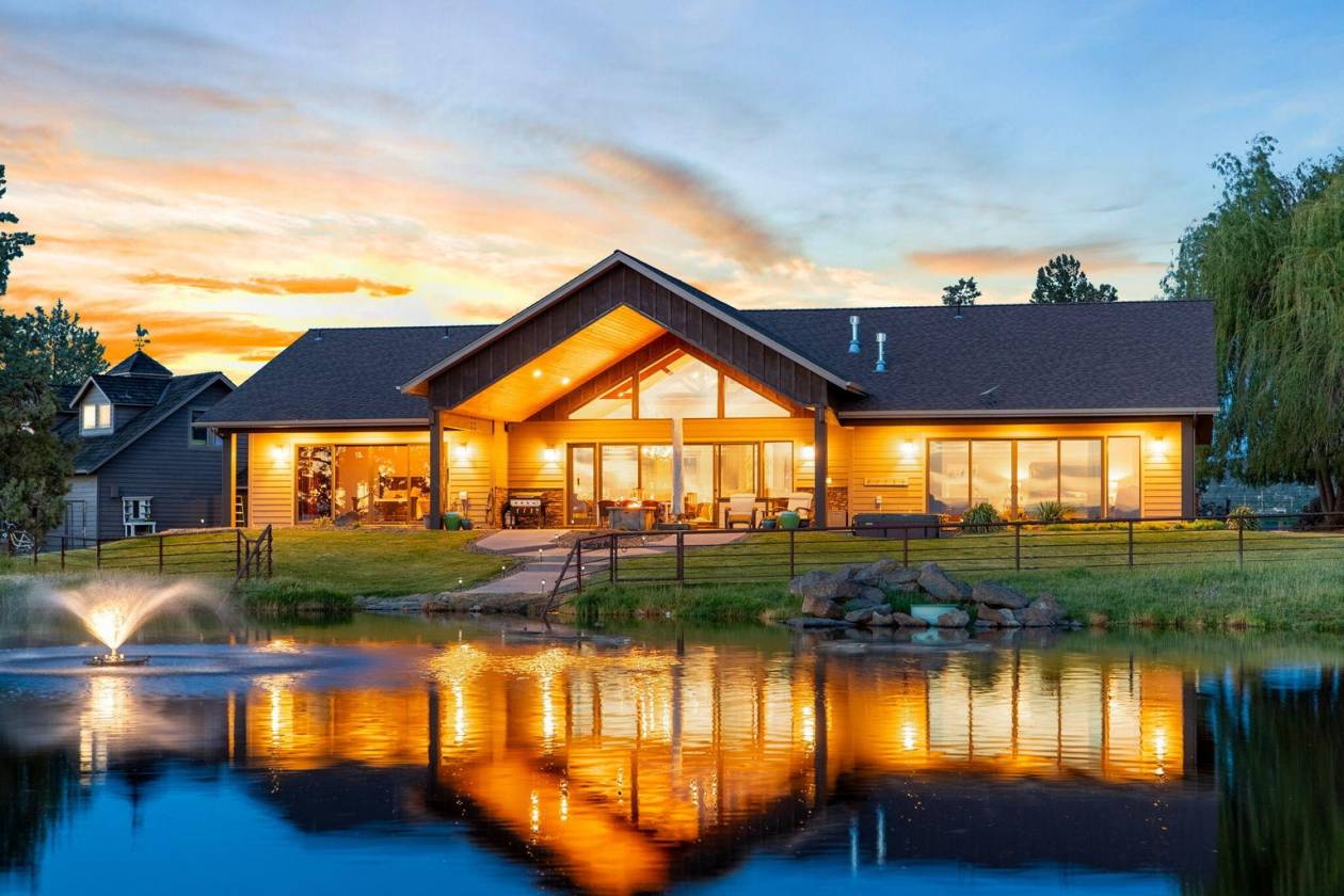 Horse Property for sale.