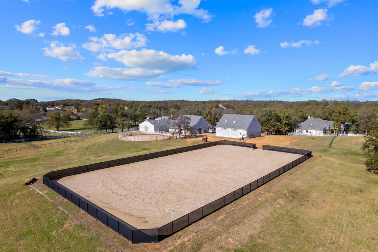 Horse Property for sale.