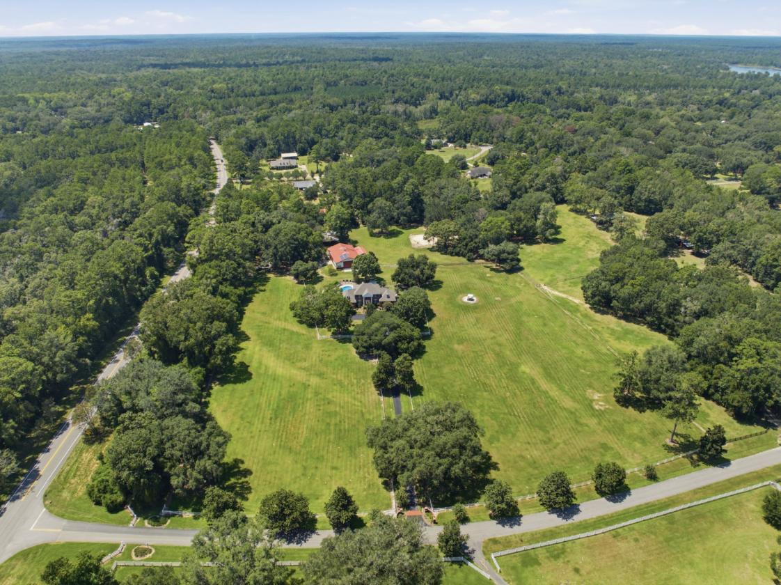 A Rare Equestrian Estate Designed for Horse & Home - photo 5