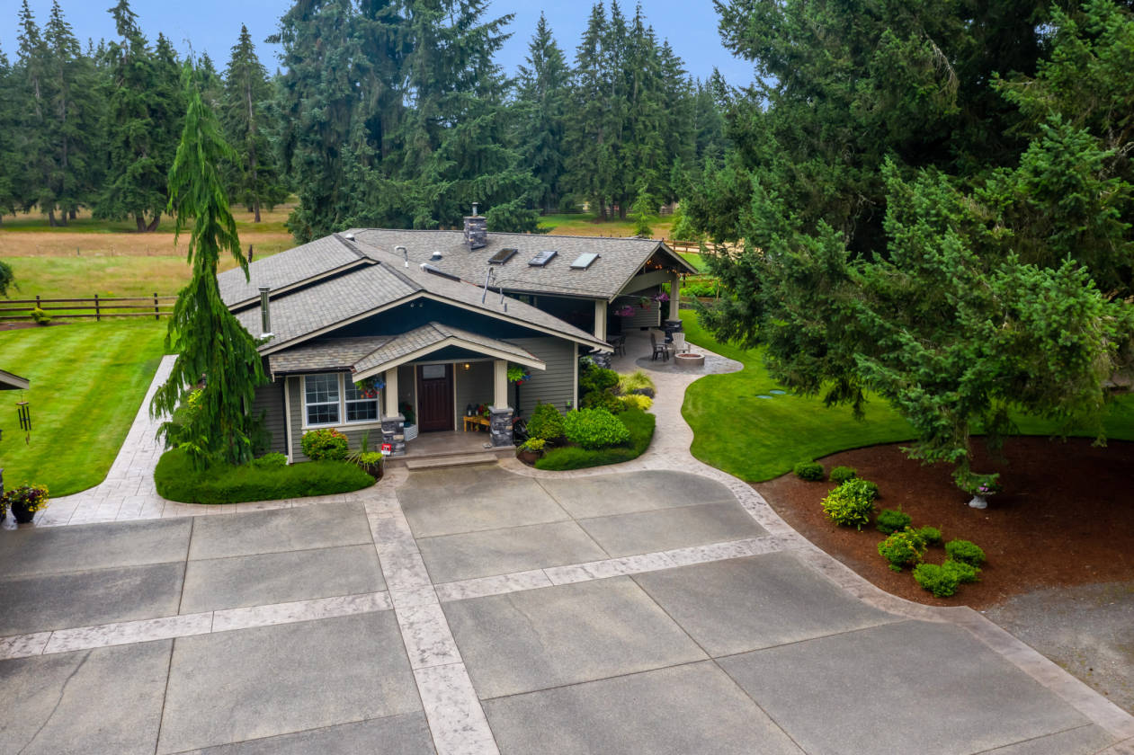 Luxury Equestrian Estate! Spanaway, Pierce County, Washington