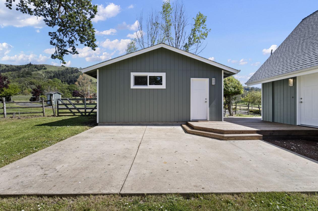 5 Acre horse property, fully remodeled home! - photo 27