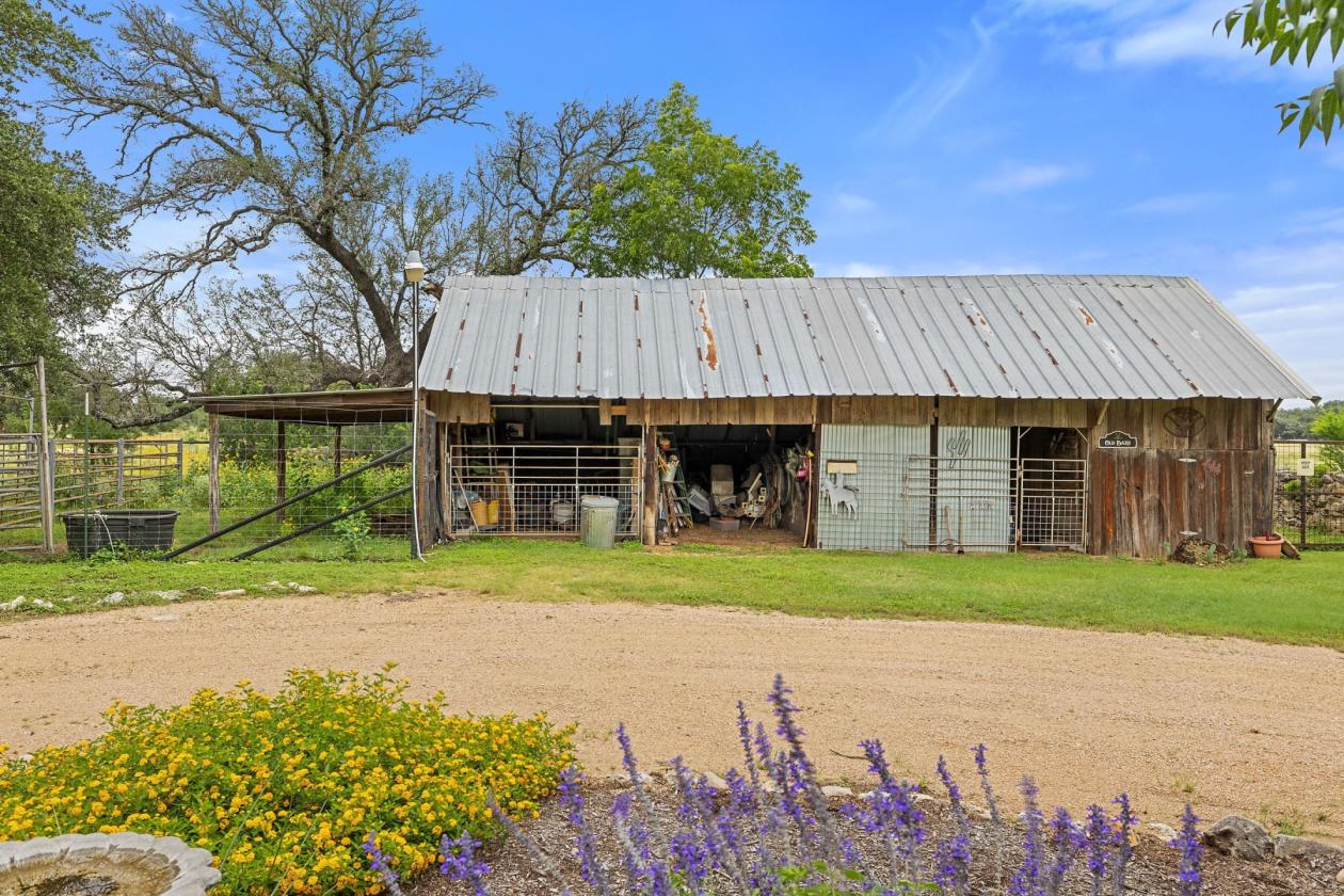 Rocking V Ranch | Turn-Key Hill Country Ranch - photo 26