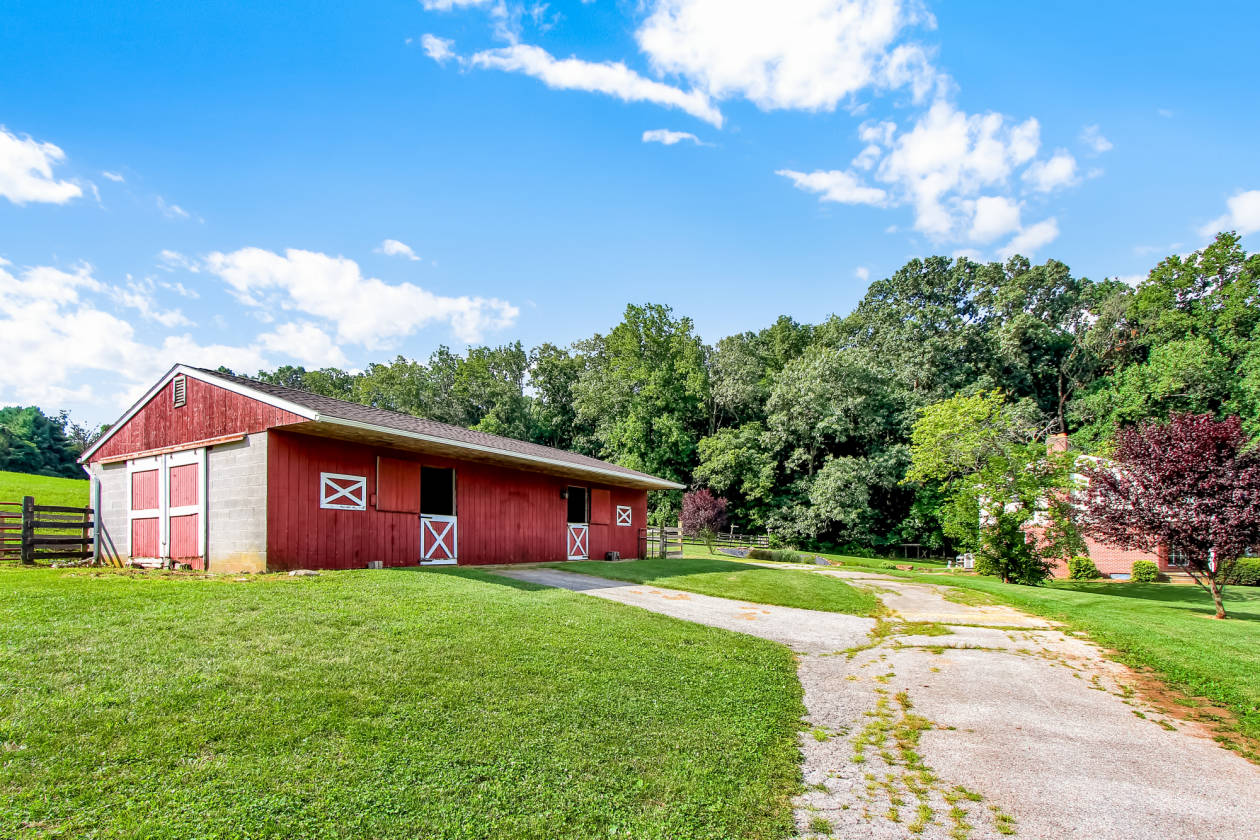 10 Acre Horse Farm with Fantastic Views Located Minutes from